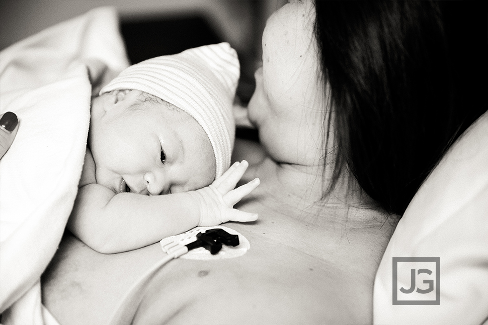newborn photography skin to skin