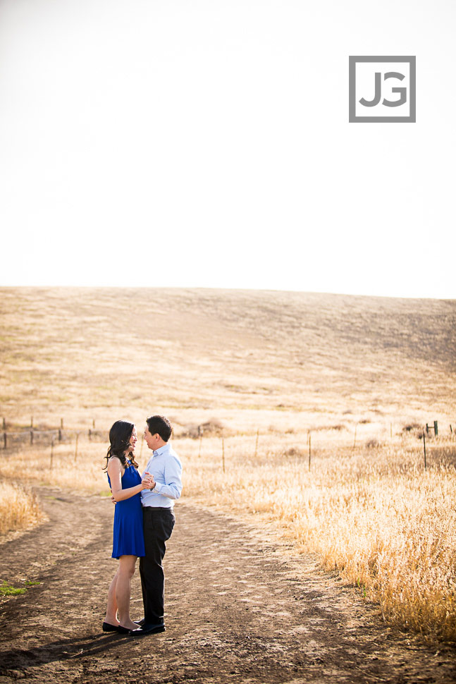open-field-engagement-photography-0005