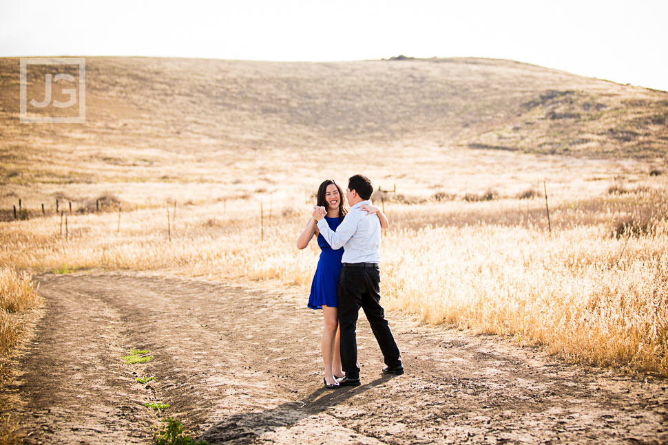 open-field-engagement-photography-0006