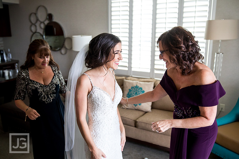A cute moment between the bride and her mom