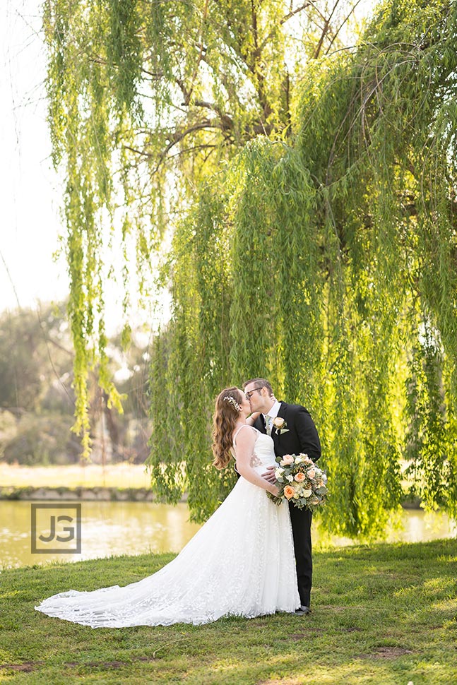 Willow Tree Wedding Photos at Sierra La Verne