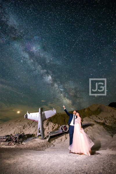 Read more about the article Nelson Ghost Town, Astrophotography Engagement in Nevada | Nadezh + Ryan