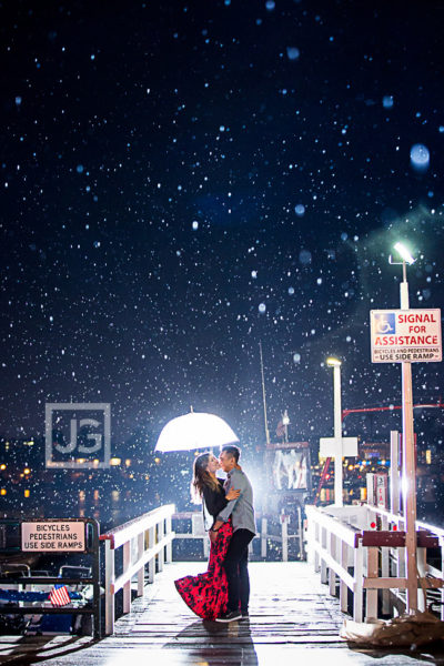 Read more about the article Rain Engagement Photography Newport Beach, Balboa Island