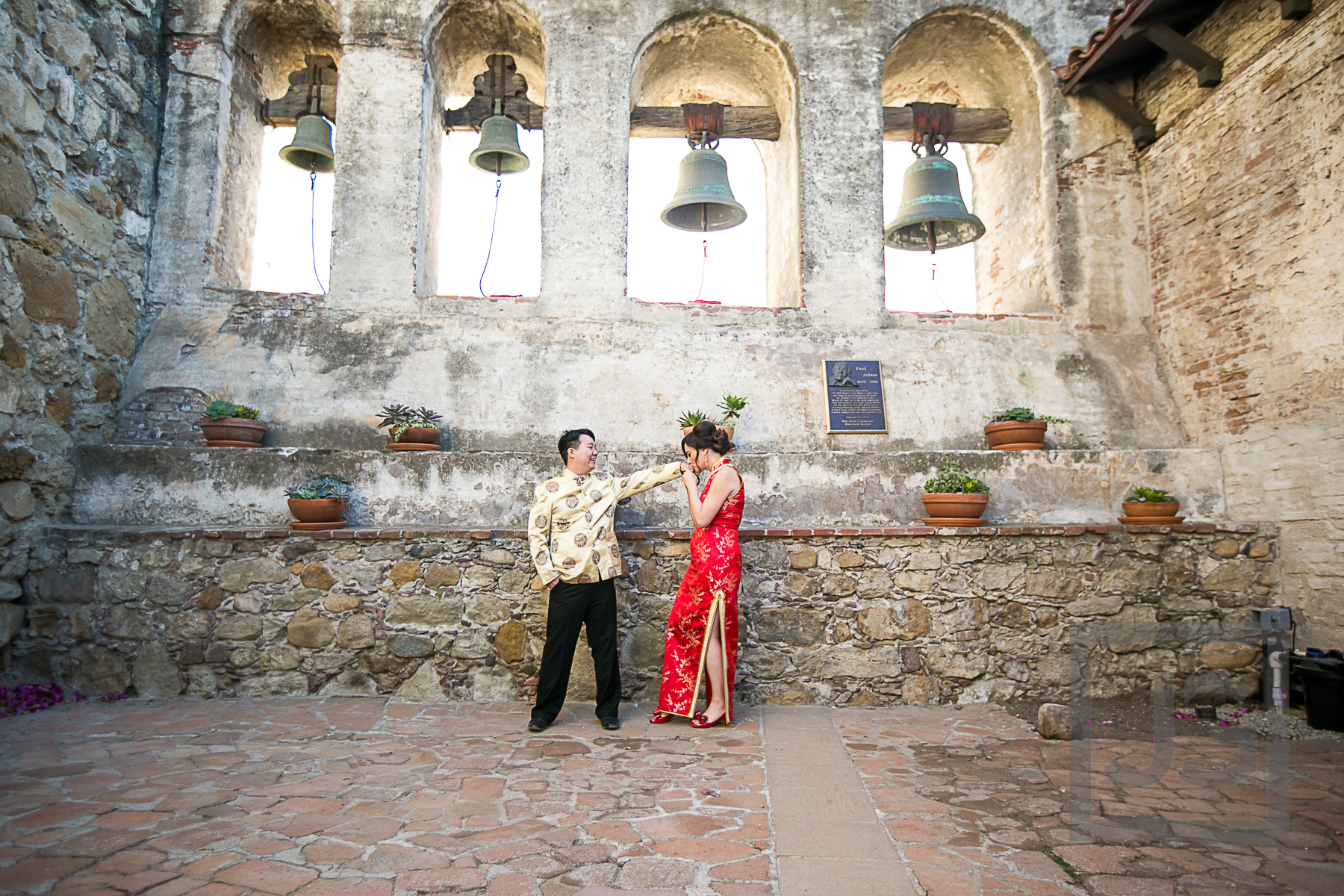 Mission San Juan Capistrano, Trash the dress