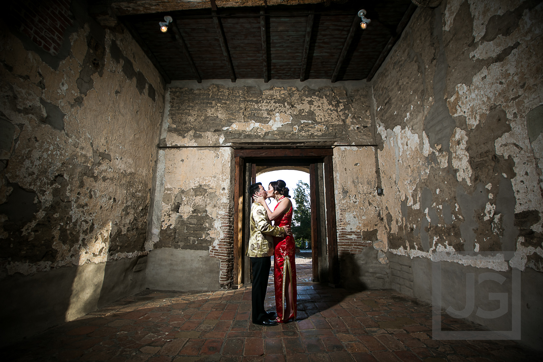 Mission San Juan Capistrano, Trash the dress