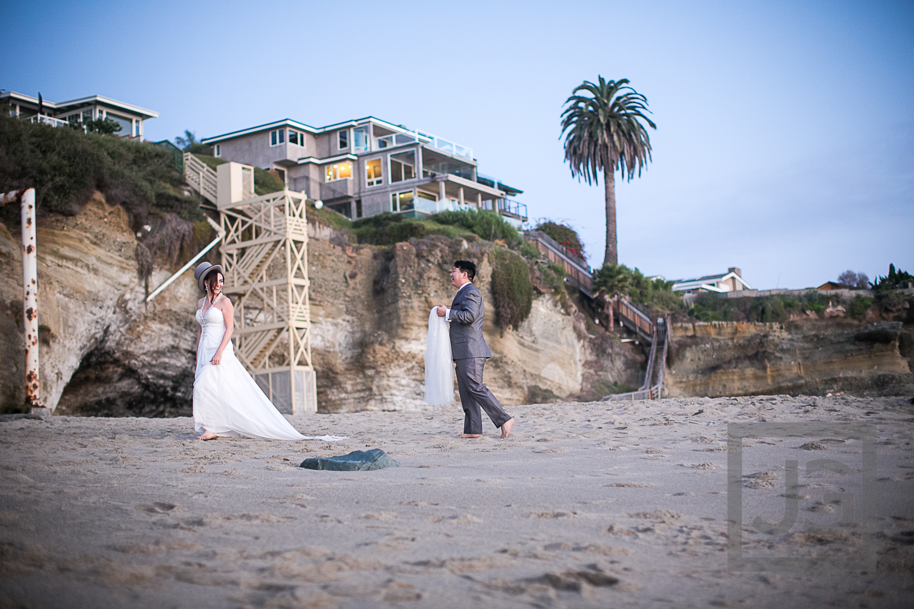 Laguna Beach, Trash the dress