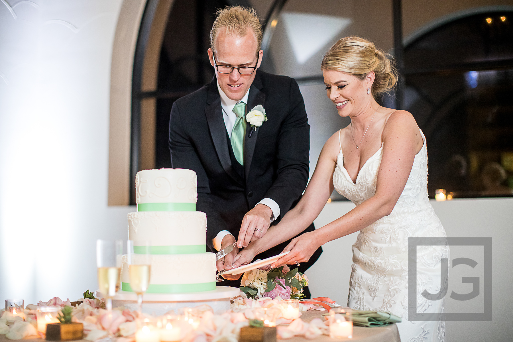 Hilton Waterfront Wedding Reception Cake Cutting