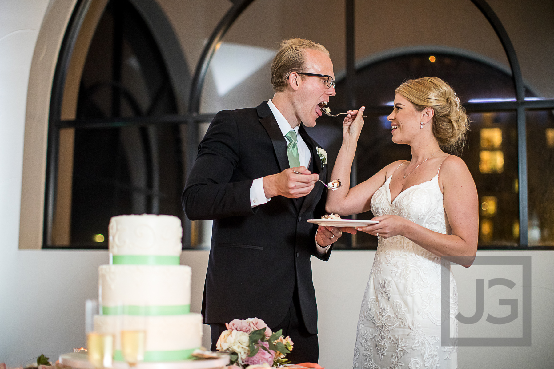 Hilton Waterfront Wedding Reception Cake Cutting