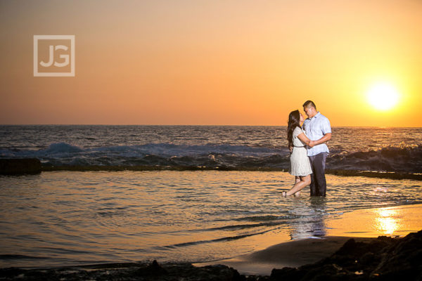 Read more about the article Laguna Beach Engagement Photos, Irvine Fields | Renee and Jon