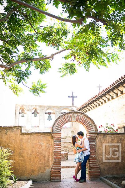 Read more about the article Mission San Juan Capistrano Engagement Photography Laguna Beach | Roanna & Alex