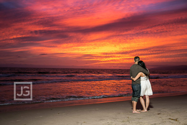 Read more about the article Santa Monica Pier Engagement Photography Sunset | Lucy & Alan
