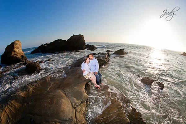 Read more about the article Laguna Beach Engagement Photos | Sasha + Howie