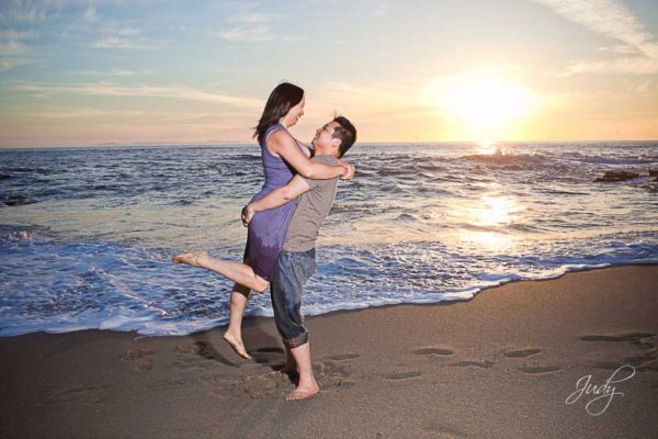 Read more about the article Laguna Beach Engagement Photography | Winnie & Donny